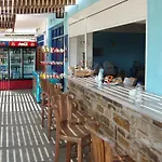 Helena's Apartahotel