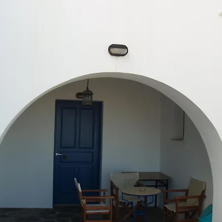 Hotel apartamentowy Helena's Manganari