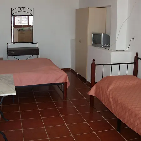 Hotel apartamentowy Helena's Manganari