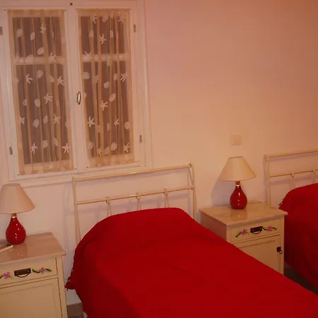 Helena's Hotel apartamentowy Manganari