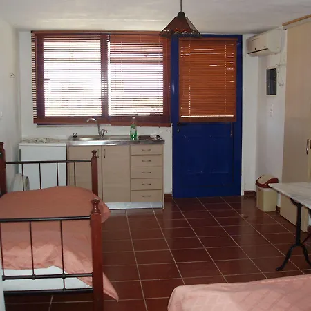 Helena's 3* Manganari