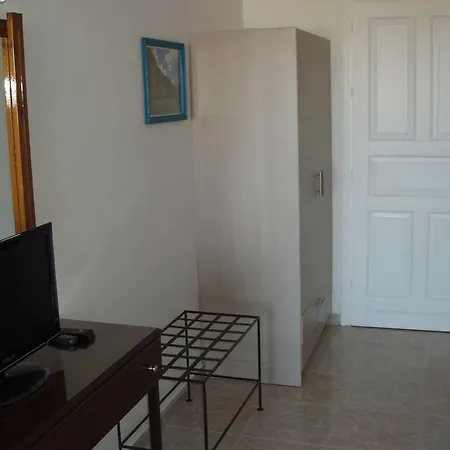 Helena's Hotel apartamentowy Manganari