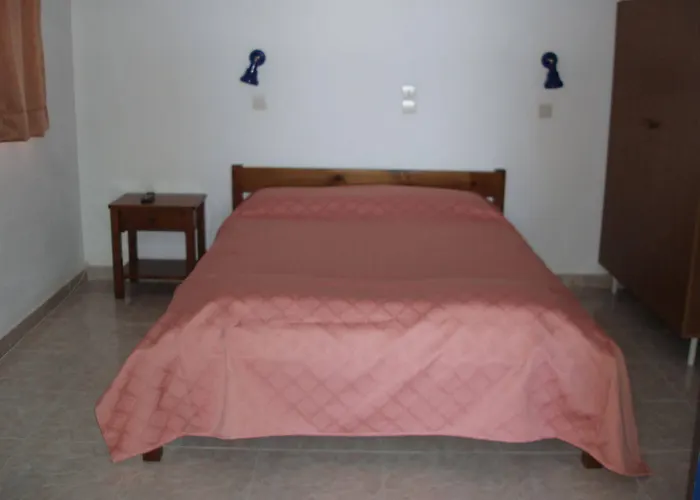 Helena's Apartahotel 3*