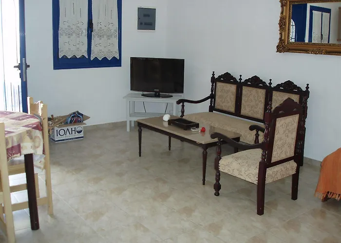 Helena's Aparthotel Manganari