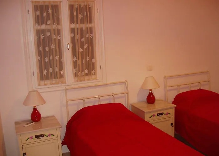 Helena's Aparthotel Manganari